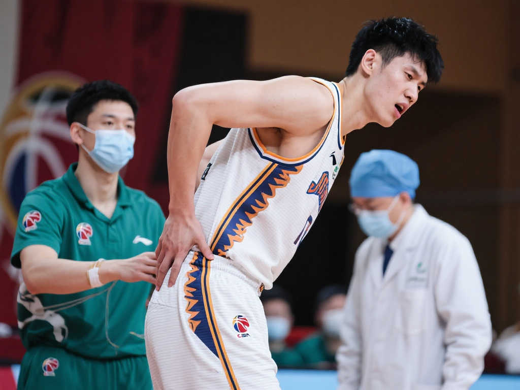 件不仅让球
